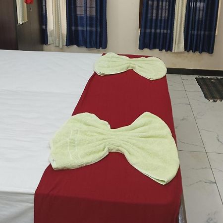 Sri Padmanabha Tourist Home Thiruvananthapuram Esterno foto